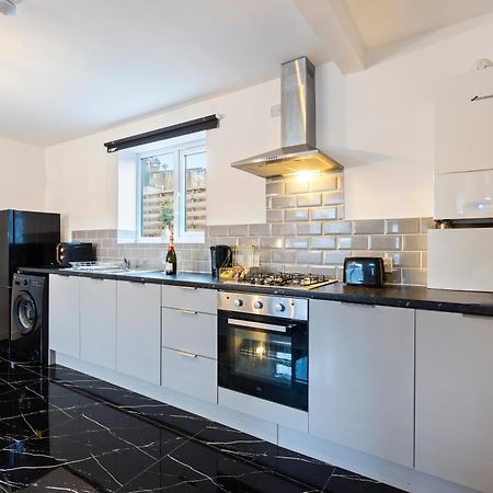 Stylish New Apartment - Free Wifi & Netflix - Top Rated - 3Mh Cradley Heath Zewnętrze zdjęcie