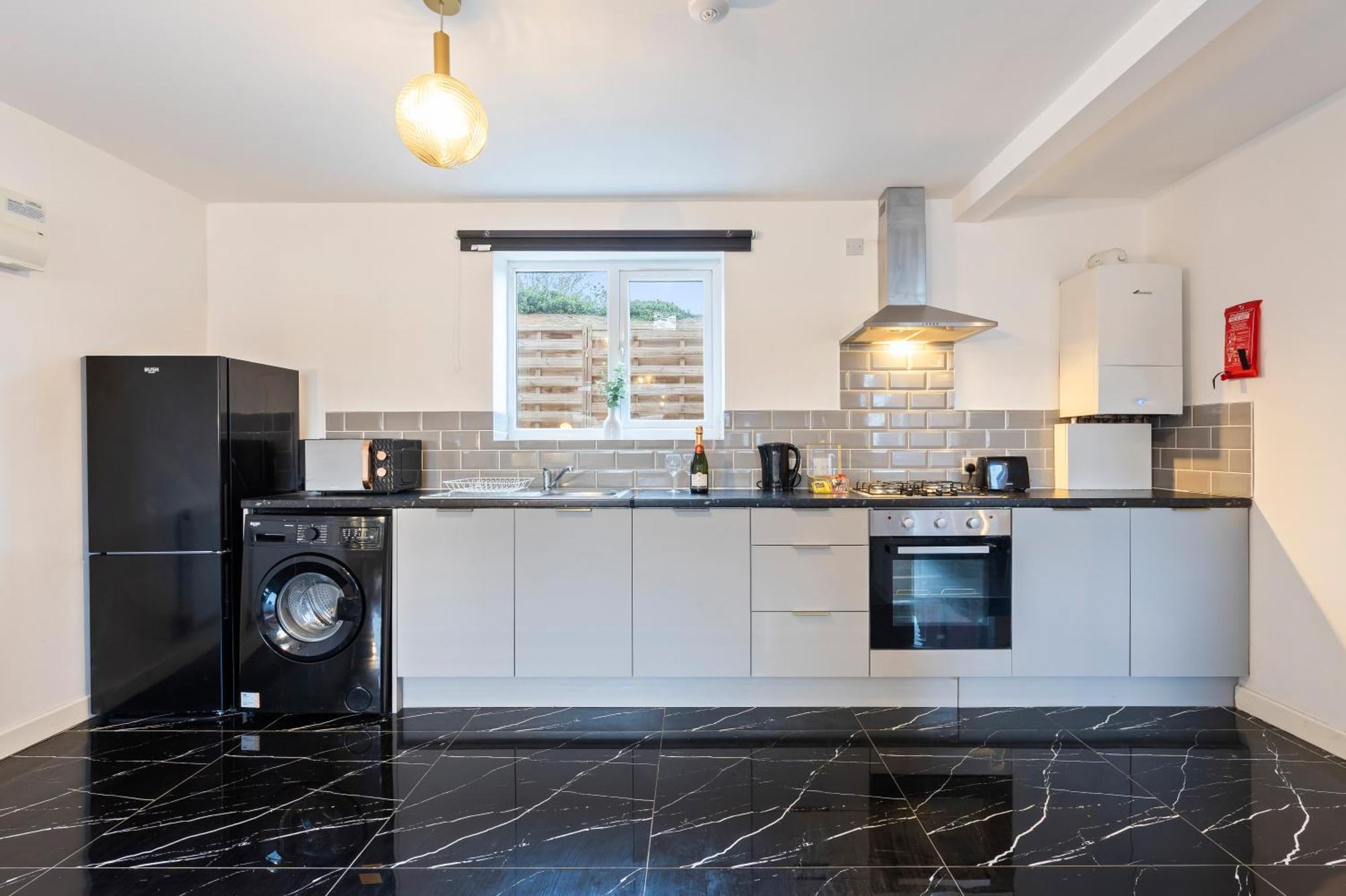 Stylish New Apartment - Free Wifi & Netflix - Top Rated - 3Mh Cradley Heath Zewnętrze zdjęcie